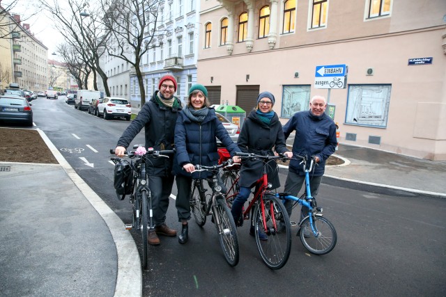 Beseitigung des letzten Engpasses für Radfahrende in der Goldschlagstraße